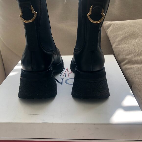 Moncler Gigi Lug Sole Chelsea Womens Boot - Picture 6 of 16